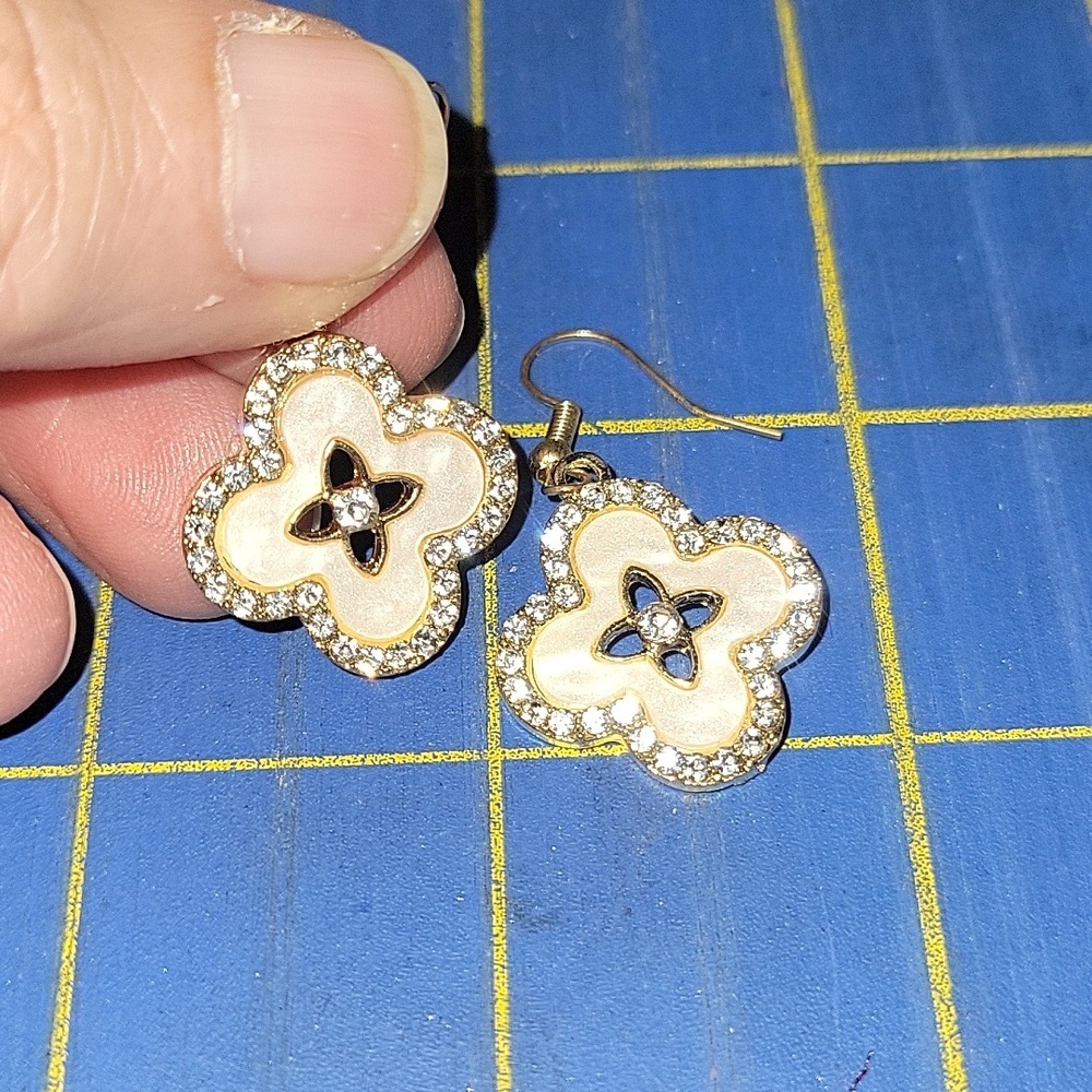 Gold Tone & White Enamel Floral Earrings New